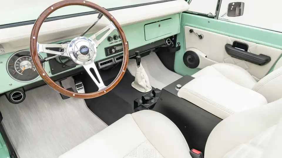 1977 Classic Ford Bronco_ 14 15 Driver Side Interior