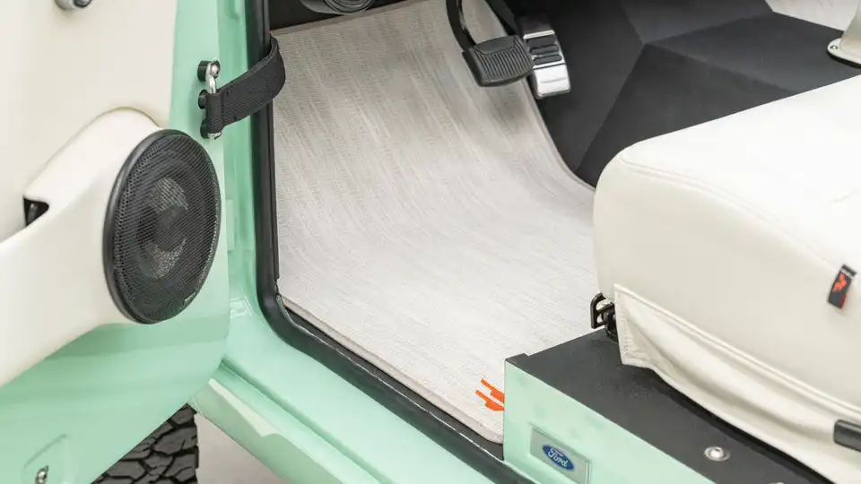 1977 Classic Ford Bronco_17 Front Interior
