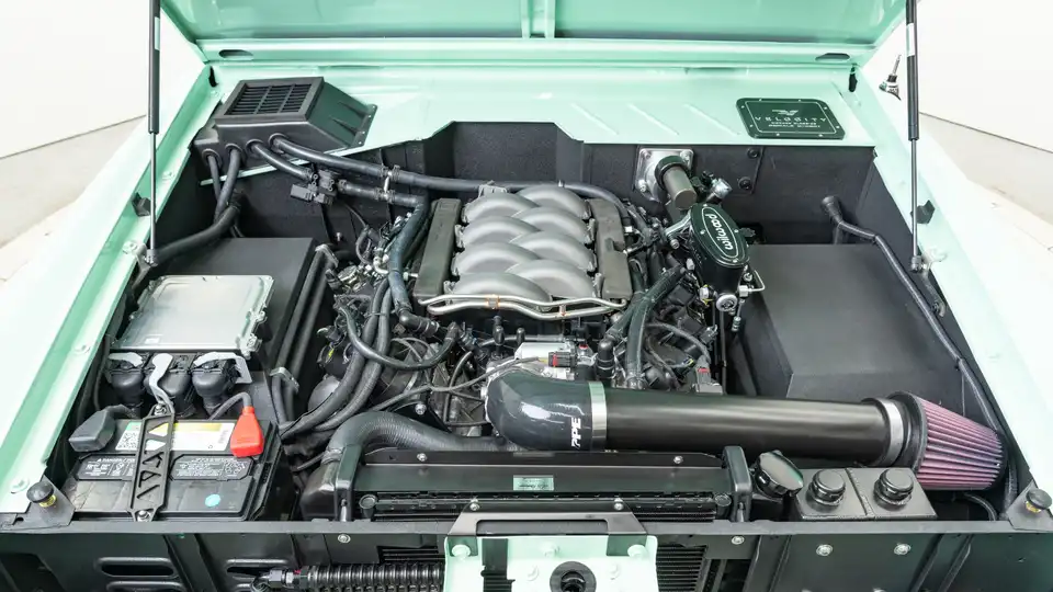 1977 Classic Ford Bronco_26 5.0L Ford Coyote Engine