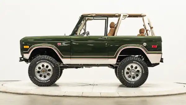 1971 Classic Ford Bronco_2 Drivers Side 