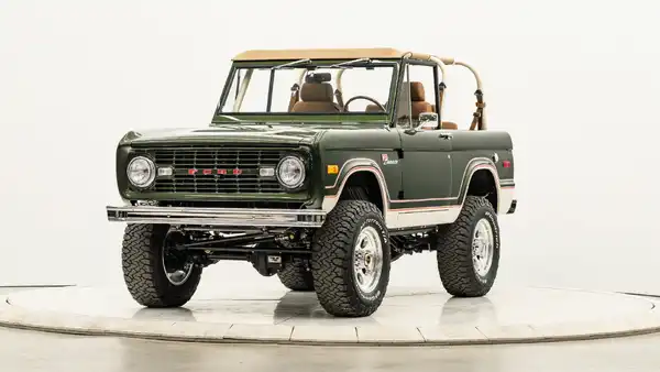 1971 Classic Ford Bronco_4 Drivers Side Front 