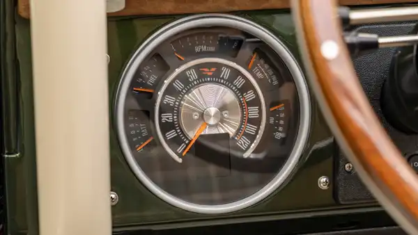 1971 Classic Ford Bronco_15 Dakota Digital Gauges