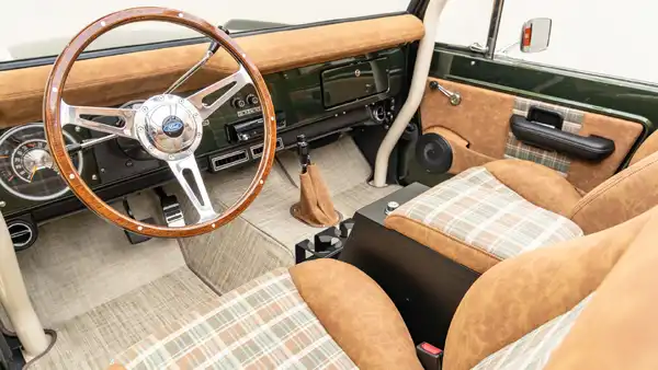 1971 Classic Ford Bronco_ 14 15 Driver Side Interior
