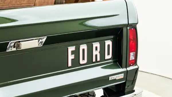 1971 Classic Ford Bronco_Lifestyle