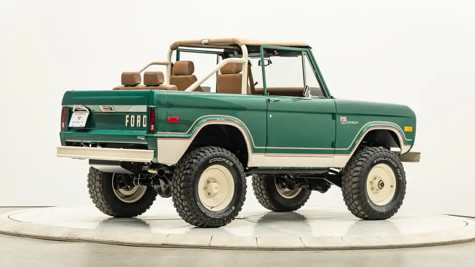 1966 Classic Ford Bronco_9 Passenger Side Rear 3