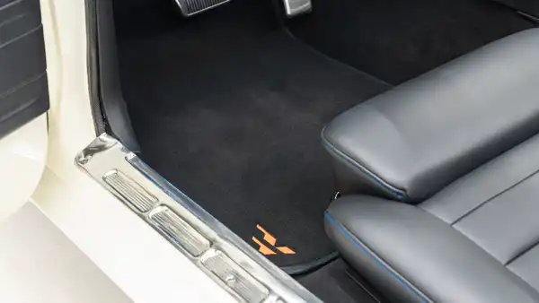 1968 Classic Ford Mustang_17 Front Interior