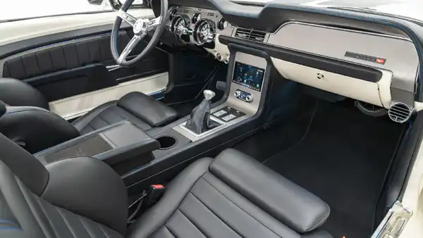 1968 Classic Ford Mustang_18 Passenger Side Interior