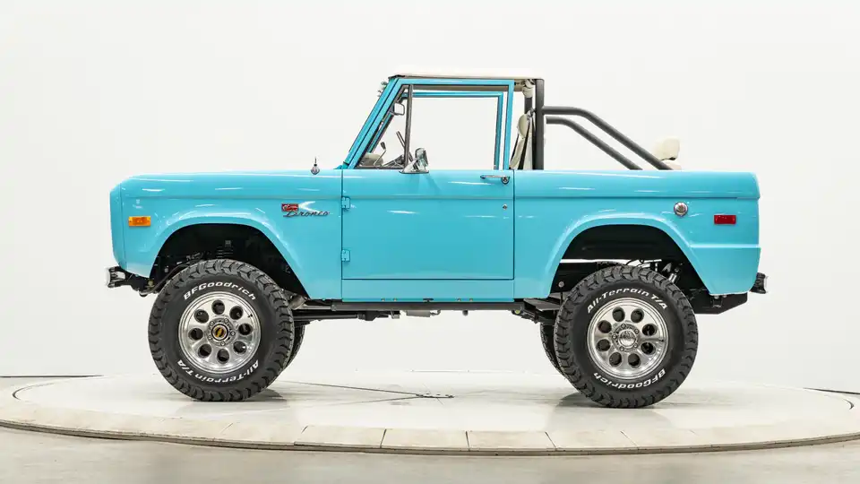 1971 Classic Ford Bronco_2 Drivers Side 