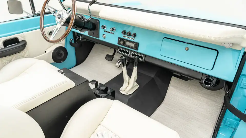 1971 Classic Ford Bronco_18 Passenger Side Interior