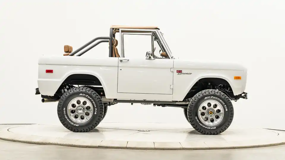 1955 Classic Ford Bronco_8 Passenger Side