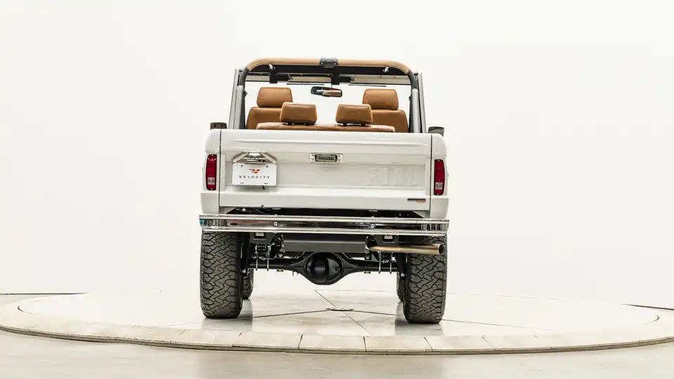 1955 Classic Ford Bronco_11 Rear Tailgate