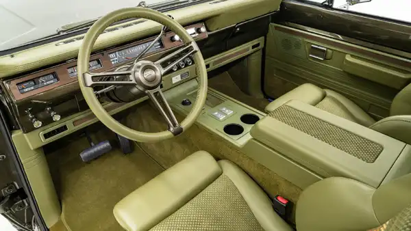 1973 International Scout II_ 14 15 Driver Side Interior