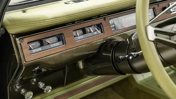1973 International Scout II_15 Dakota Digital Gauges