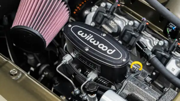 1973 International Scout II_28 GM 6.2L LT1 Engine