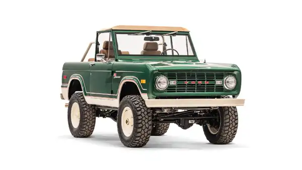 1977 Classic Ford Bronco_6 Passenger Side Front 