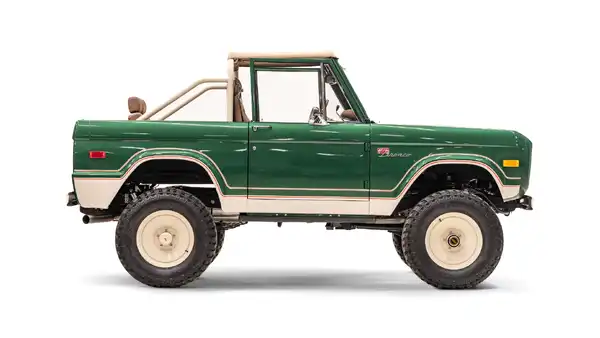 1977 Classic Ford Bronco_8 Passenger Side