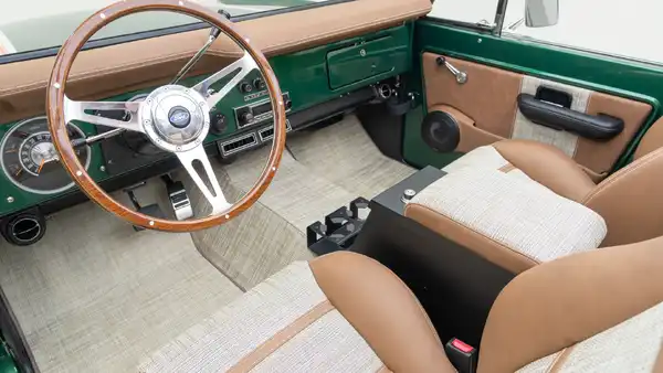 1977 Classic Ford Bronco_14 15 Driver Side Interior