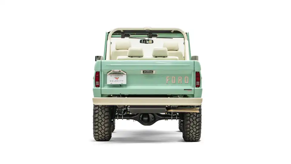 1974 Classic Ford Bronco_11 Rear Tailgate