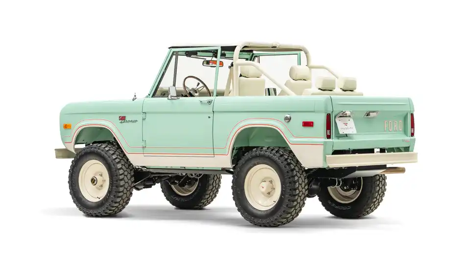 1974 Classic Ford Bronco_13 Driver Side Rear 3.4