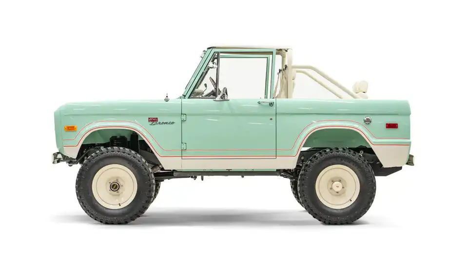 1974 Classic Ford Bronco_2 Drivers Side 