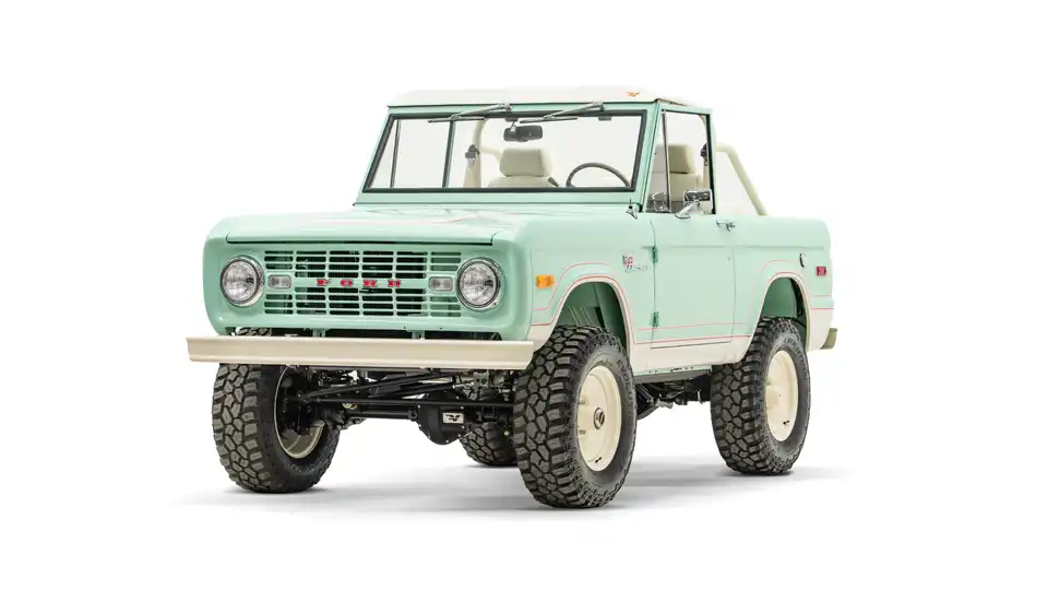 1974 Classic Ford Bronco_4 Drivers Side Front 