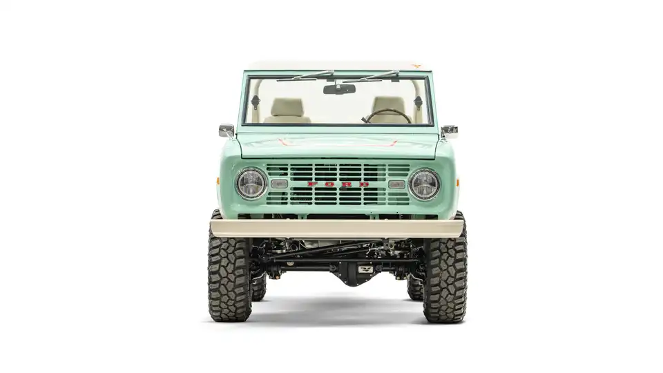 1974 Classic Ford Bronco_5 Front