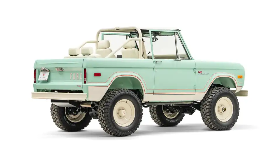 1974 Classic Ford Bronco_9 Passenger Side Rear 3