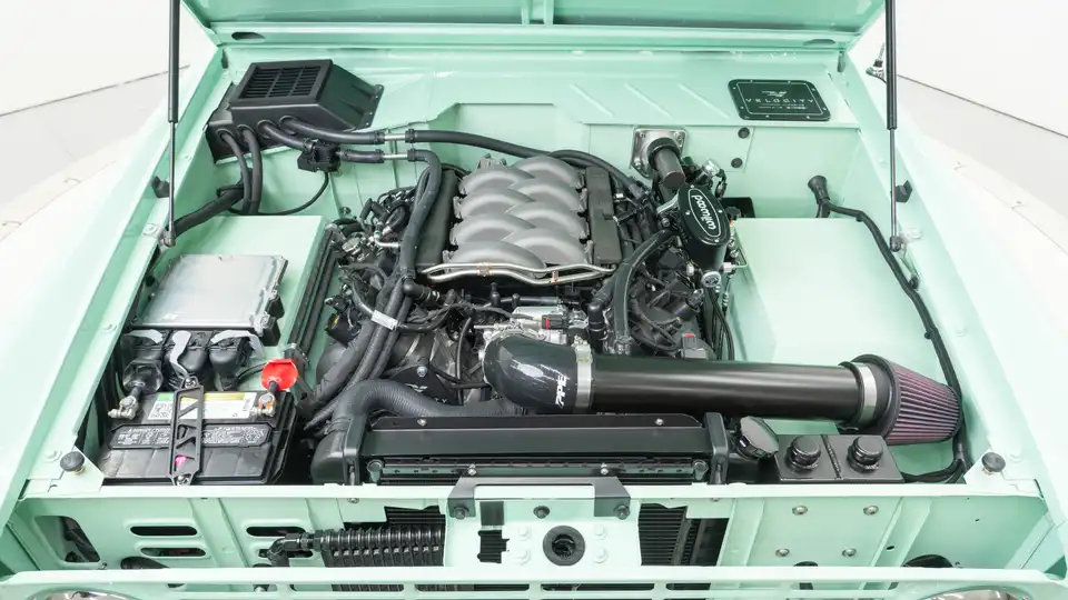 1974 Classic Ford Bronco_26 5.0L Ford Coyote Engine