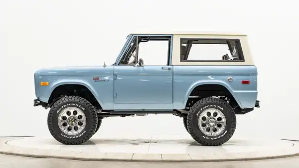 1970 Classic Ford Bronco_2 Drivers Side 