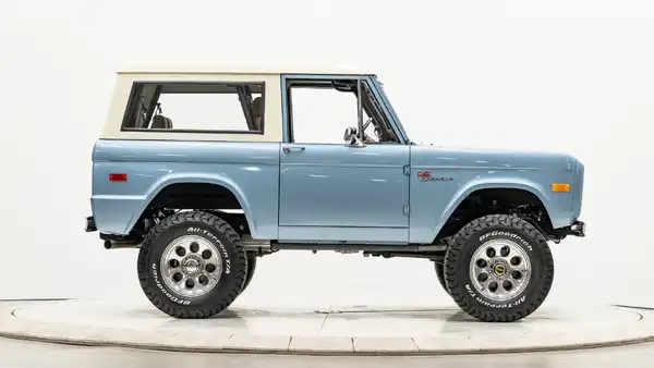 1970 Classic Ford Bronco_8 Passenger Side