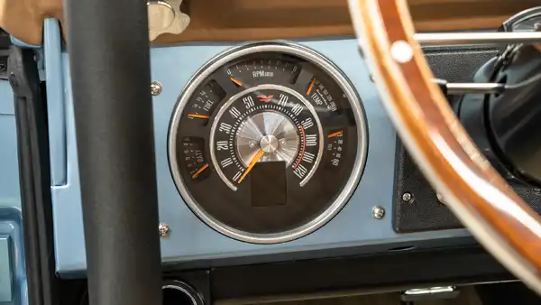 1970 Classic Ford Bronco_15 Dakota Digital Gauges