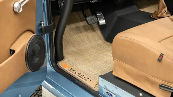 1970 Classic Ford Bronco_17 Front Interior