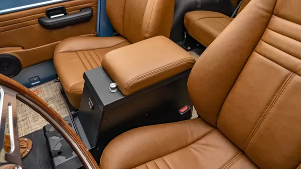 1975_Brittany Blue_Bronco_0031_Custom Centre Console