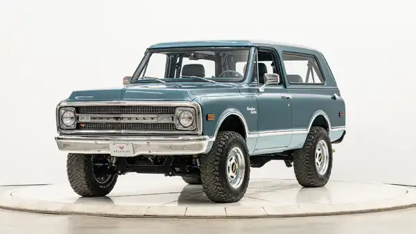 1971 Classic Chevy K5 Blazer_4 Drivers Side Front 