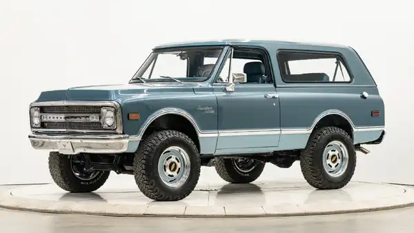1971 Classic Chevy K5 Blazer_3 Drivers Side Front 3.4
