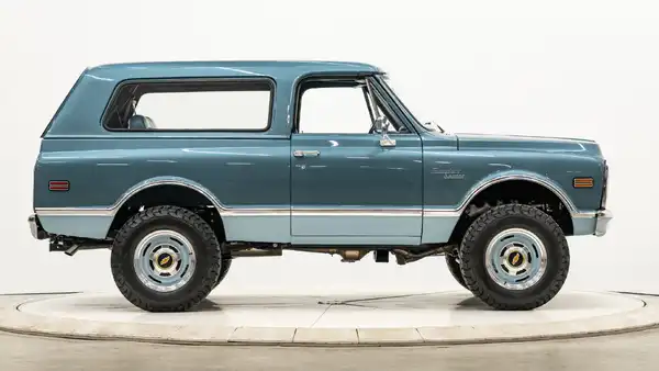 1971 Classic Chevy K5 Blazer_8 Passenger Side