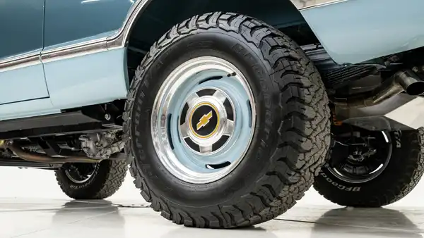 1971 Classic Chevy K5 Blazer_Lifestyle Copy