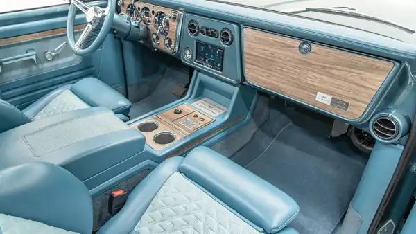 1971 Classic Chevy K5 Blazer_18 Passenger Side Interior