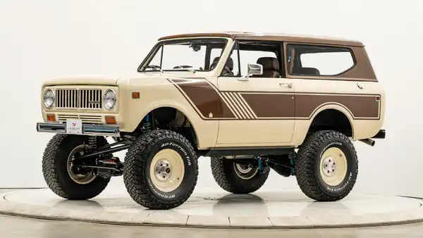 1973 Classic International Scout II_3 Drivers Side Front 3.4