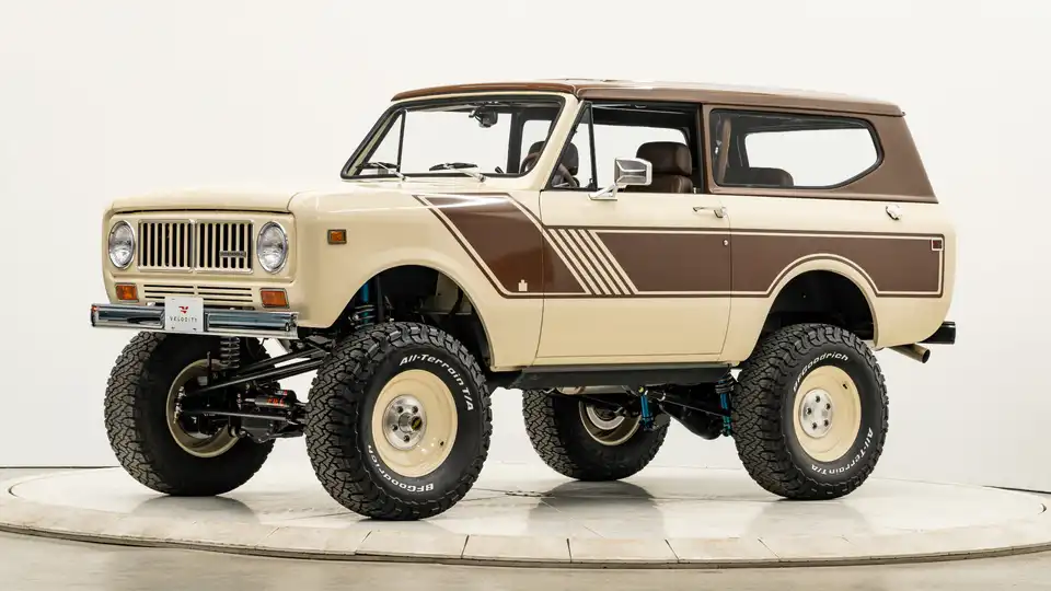 1973 Classic International Scout II_3 Drivers Side Front 3.4