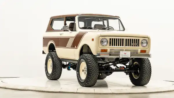 1973 Classic International Scout II_6 Passenger Side Front 