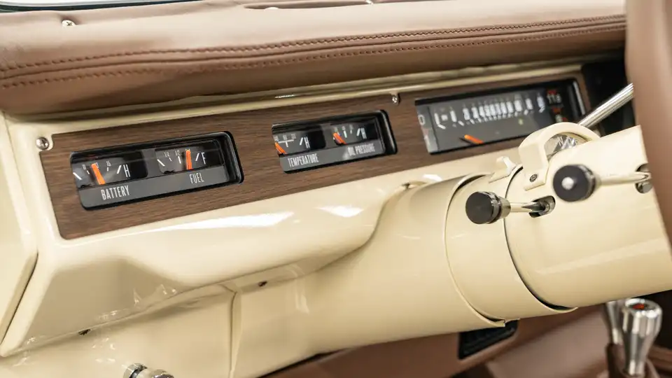 1973 Classic International Scout II_15 Dakota Digital Gauges