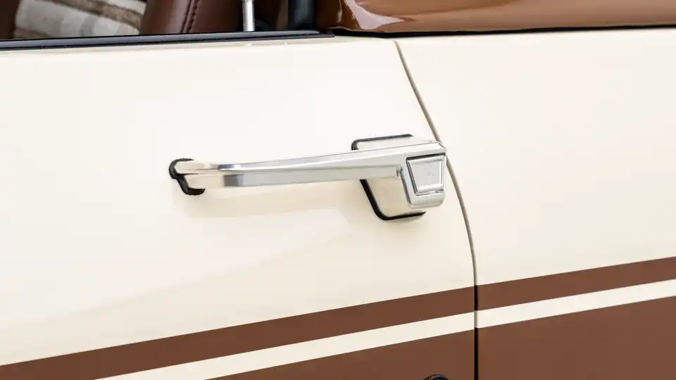 1973 Classic International Scout II_Lifestyle