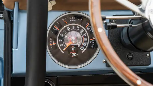 1970 Classic Ford Bronco_15 Dakota Digital Gauges
