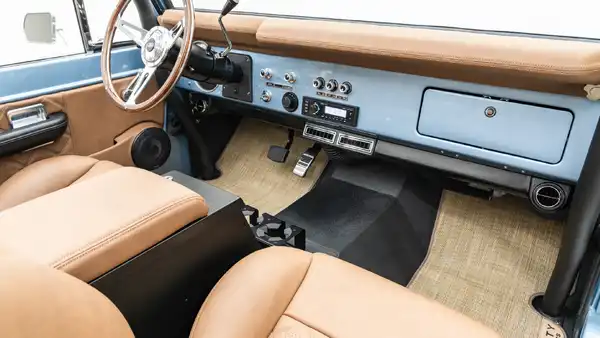 1970 Classic Ford Bronco_18 Passenger Side Interior