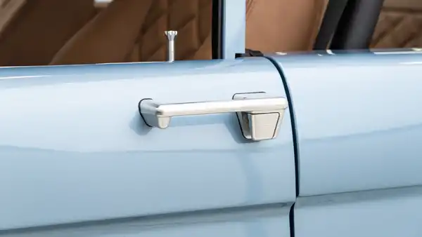 1970 Classic Ford Bronco_Lifestyle