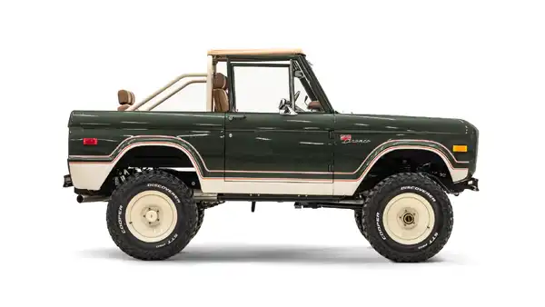 1973 Classic Ford Bronco_8 Passenger Side