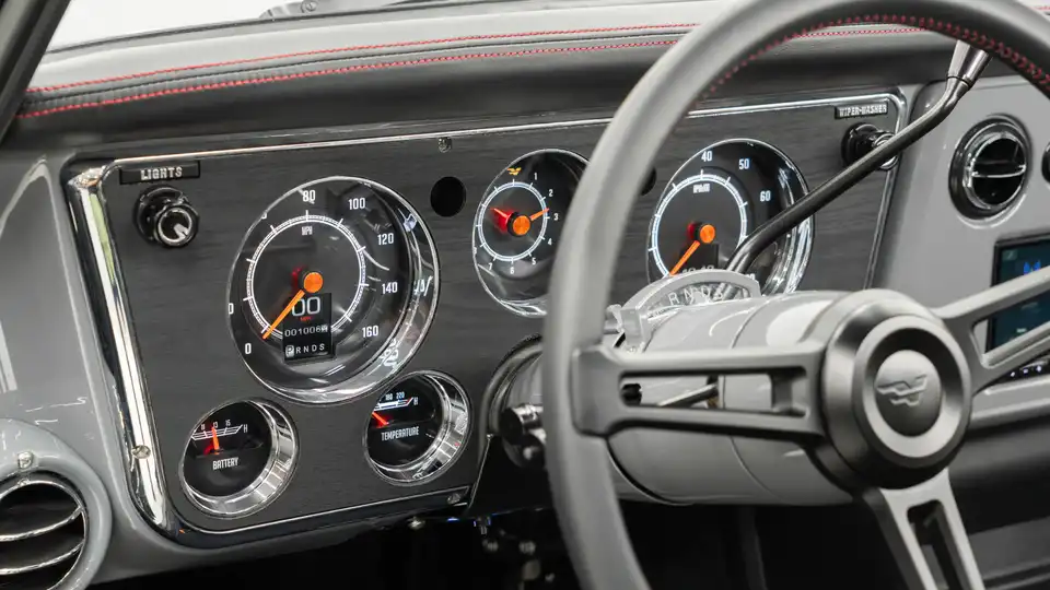 1972 Chevy K5 Blazer_15 Dakota Digital Gauges