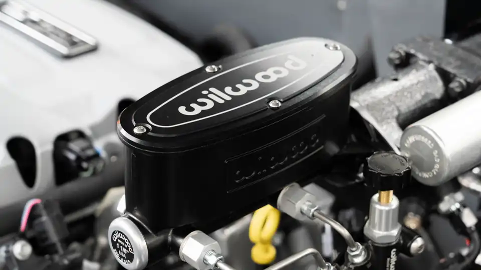 1972 Chevy K5 Blazer_28 V8 Coyote Engine