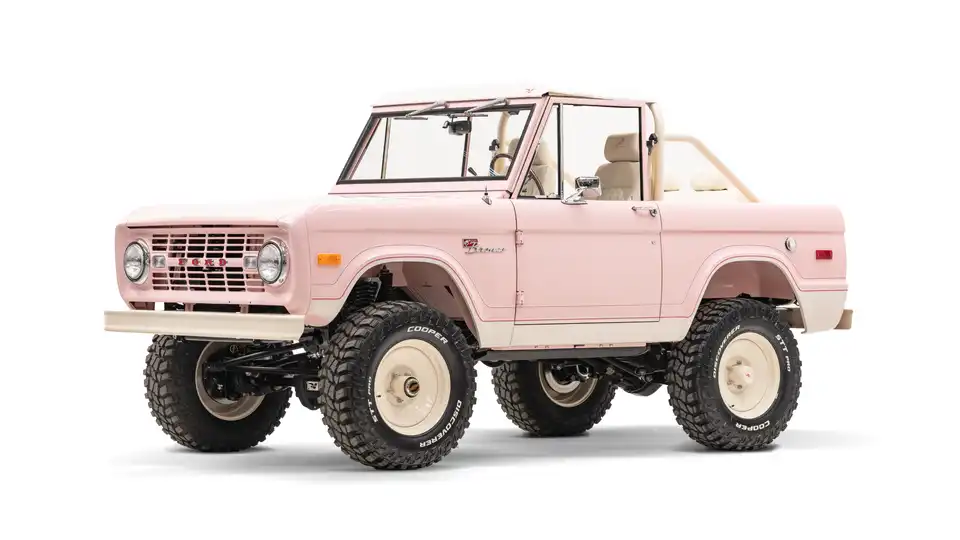 1973 Classic Ford Bronco_3 Drivers Side Front 3.4